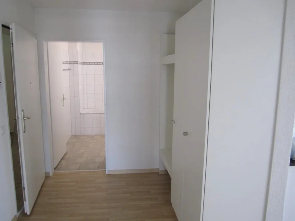 Modern and spacious 3.5-room apartment on the 4th floor with winter garden