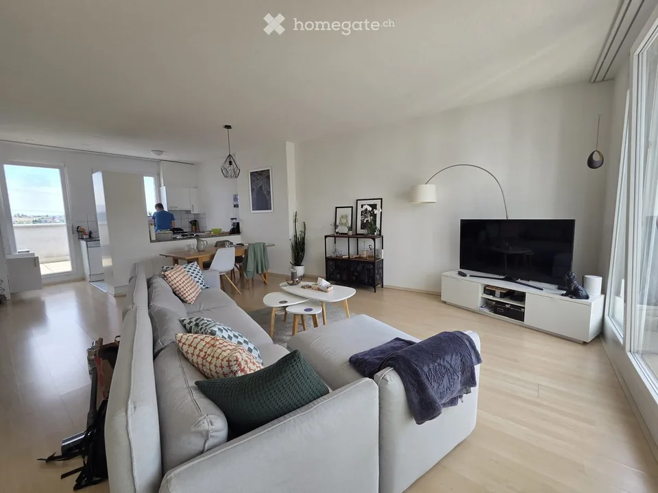 Charmante 3.5-Zimmer-Maisonette-Wohnung mit Balkon und Weitsicht in Zürich-Affoltern