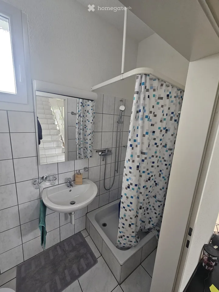 Charmante 3.5-Zimmer-Maisonette-Wohnung mit Balkon und Weitsicht in Zürich-Affoltern