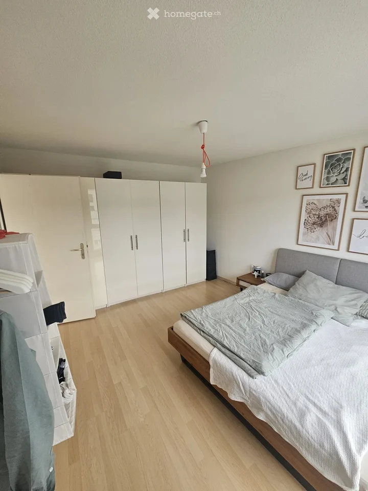 Charmante 3.5-Zimmer-Maisonette-Wohnung mit Balkon und Weitsicht in Zürich-Affoltern