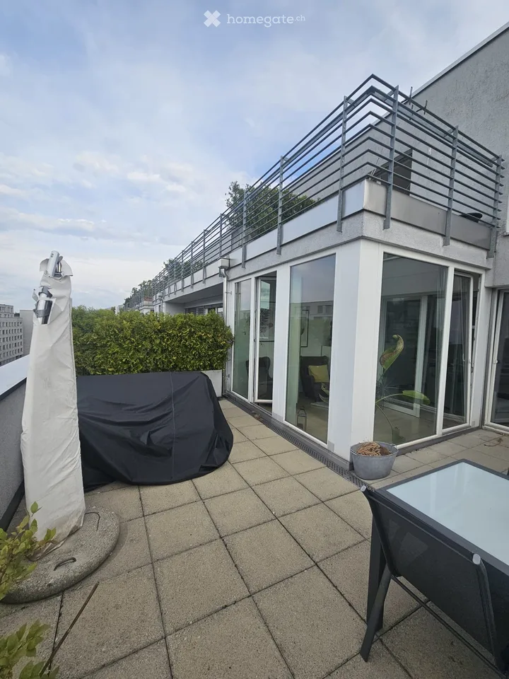 Charmante 3.5-Zimmer-Maisonette-Wohnung mit Balkon und Weitsicht in Zürich-Affoltern