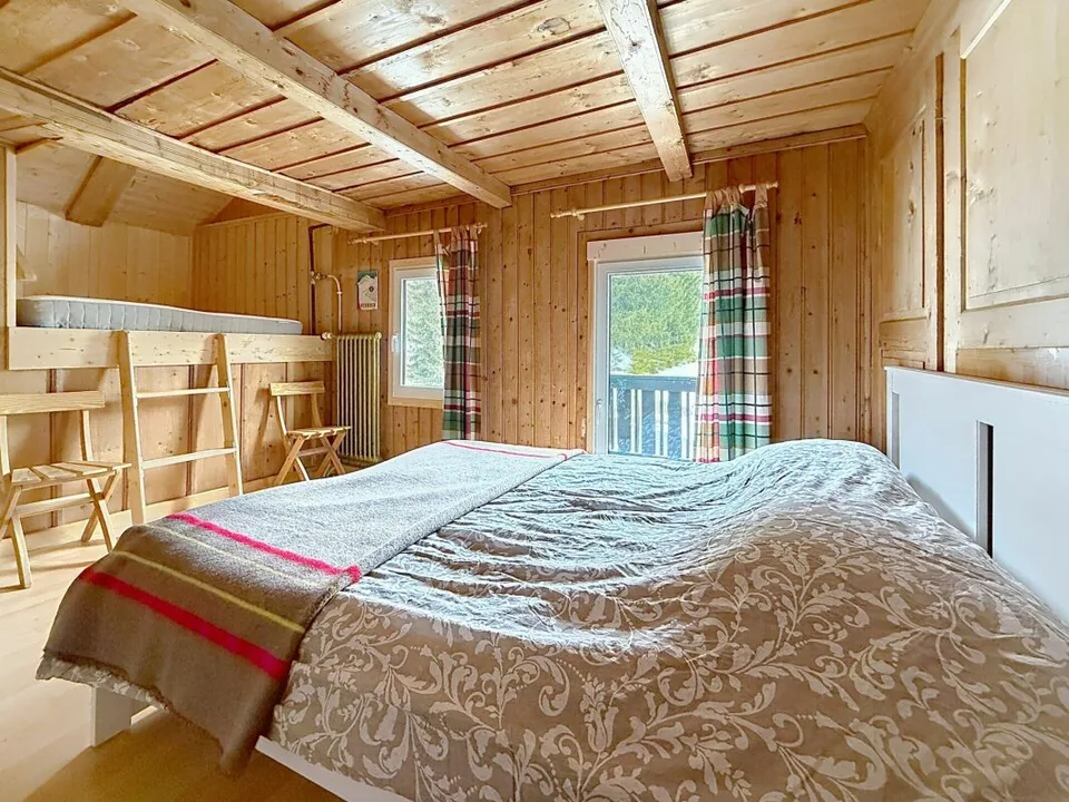 Ostello di 16 camere con bar in affitto a Morgins