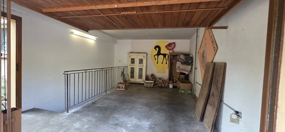 Two steps from the old town, a house to reinvent