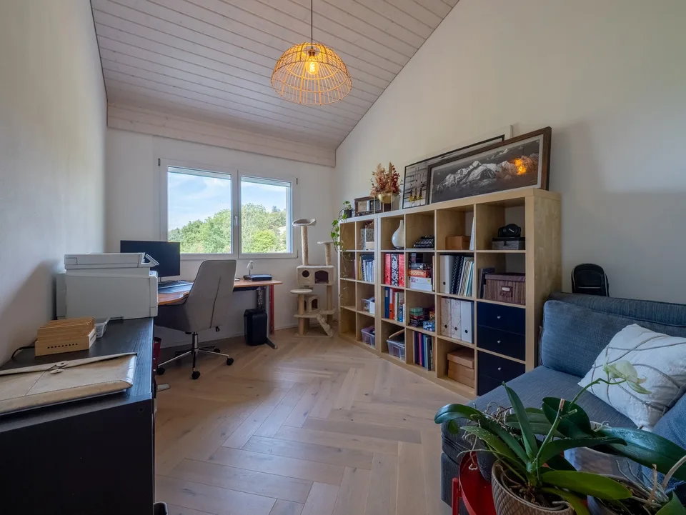 4.5 room apartment on the top floor – quiet and bright in Villarvolard