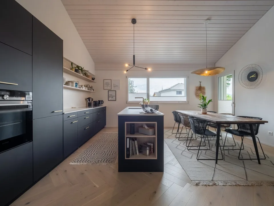 4.5 room apartment on the top floor – quiet and bright in Villarvolard