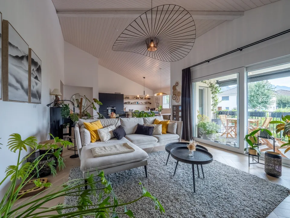 4.5 room apartment on the top floor – quiet and bright in Villarvolard