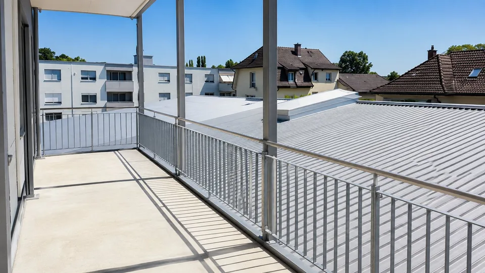 Moderne Gewerberäume mit Balkon in Nidau