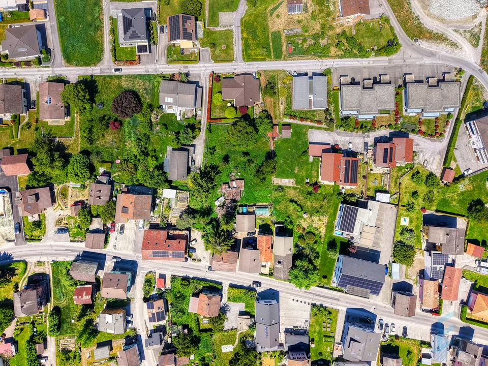 EXCLUSIVITE Immeuble de 3 appartements à rénover au centre du village