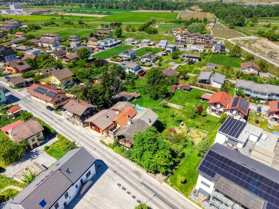 EXCLUSIVITE Immeuble de 3 appartements à rénover au centre du village