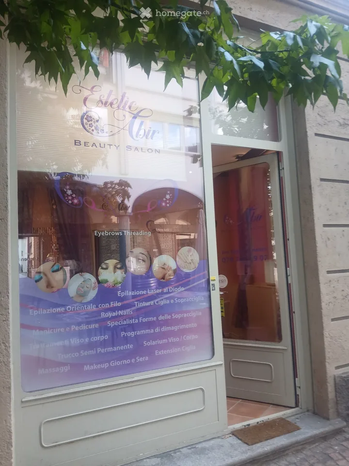 AFFITTASI POSTAZIONE UNGHIE IN BEAUTY CENTER FAMOSISSIMO