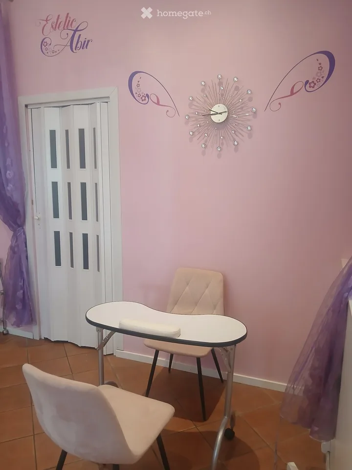 Renting Nail Position in Famous Beauty Center