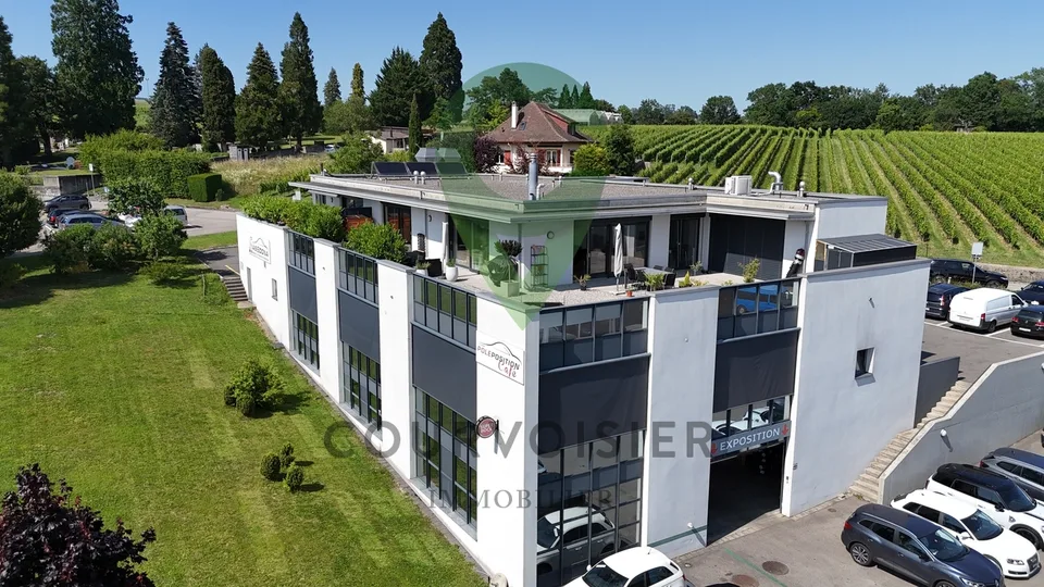 EMPLACEMENT STRATEGIQUE, MODULABLE ET VISIBILITE MAXIMALE