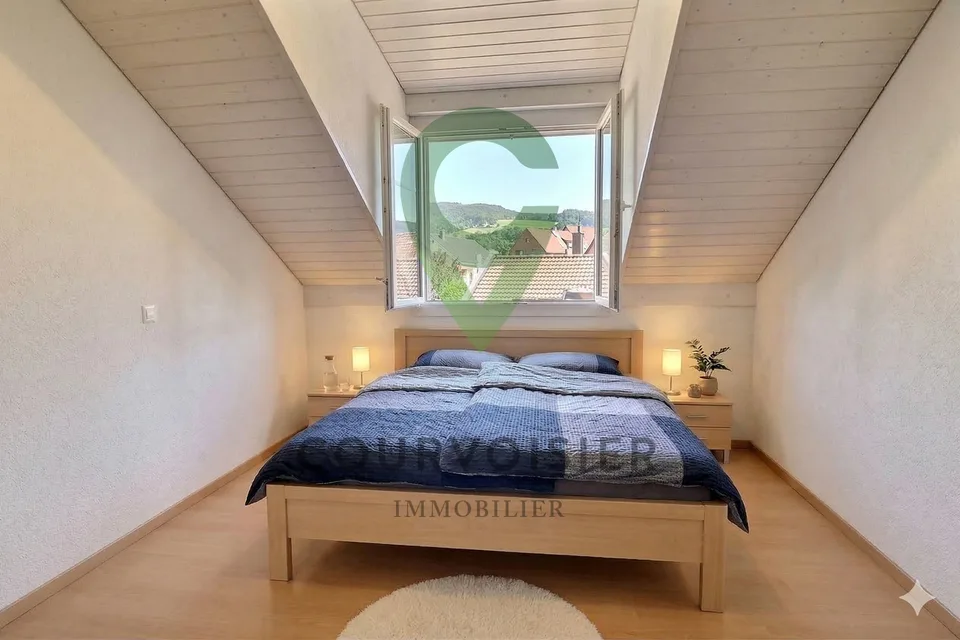 DUPLEX DE 5.5 PIECES DANS PETITE COPROPRIÉTÉ