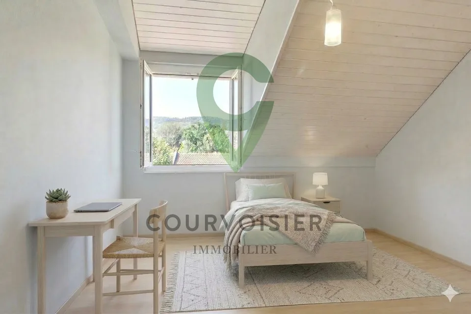 DUPLEX DE 5.5 PIECES DANS PETITE COPROPRIÉTÉ