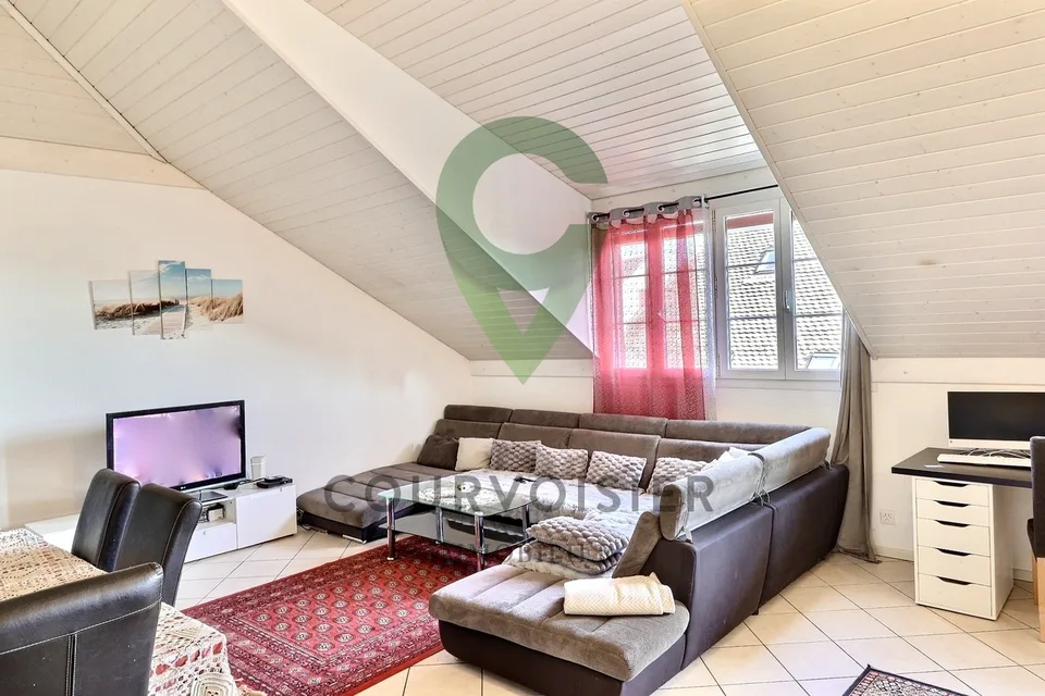 DUPLEX DE 5.5 PIECES DANS PETITE COPROPRIÉTÉ