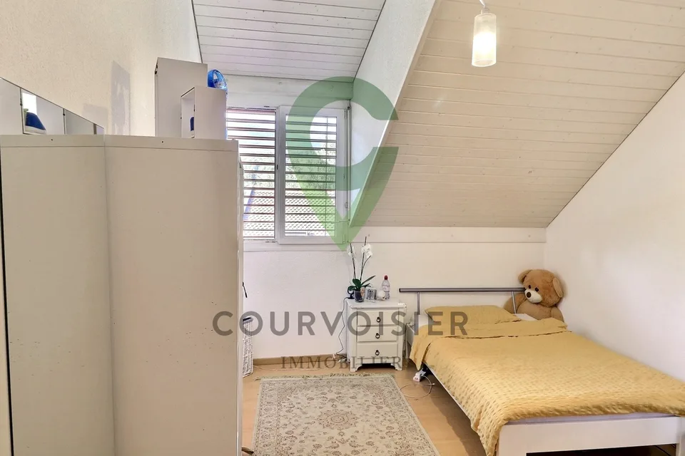 DUPLEX DE 5.5 PIECES DANS PETITE COPROPRIÉTÉ