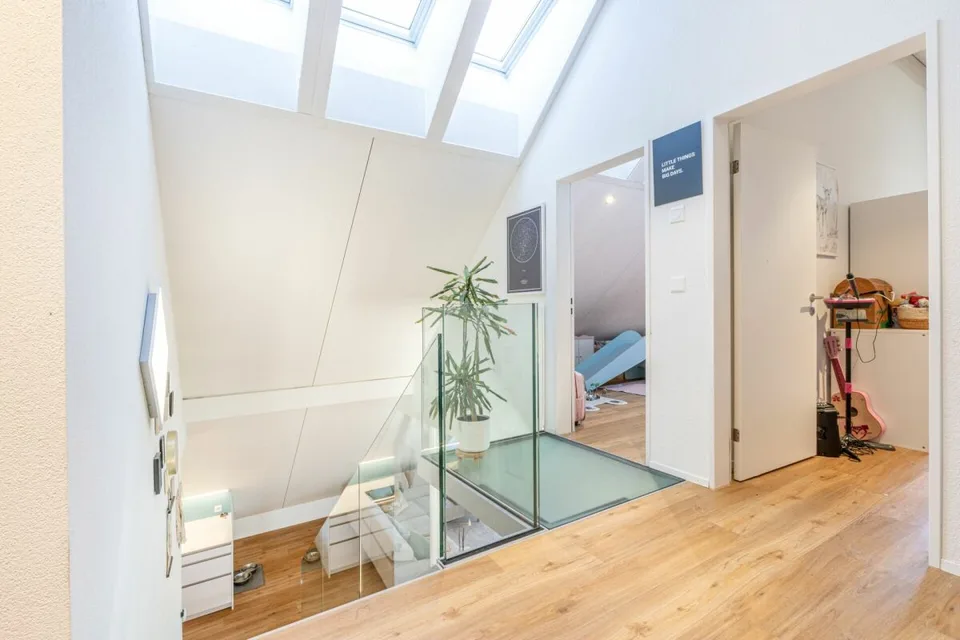 Spacieuse maisonnette en attique 5.5 pièces avec galerie et loggia – photo 13 sur 18