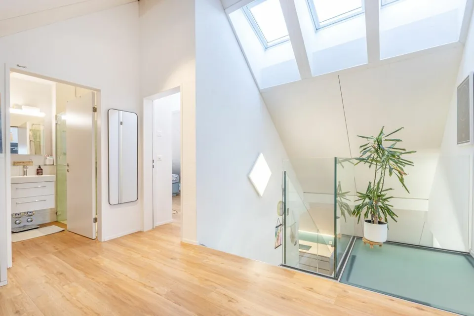 Spacieuse maisonnette en attique 5.5 pièces avec galerie et loggia – photo 9 sur 18