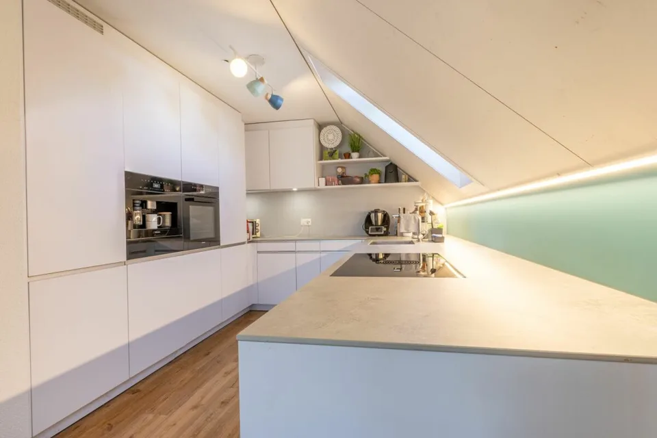 Spacieuse maisonnette en attique 5.5 pièces avec galerie et loggia – photo 6 sur 18