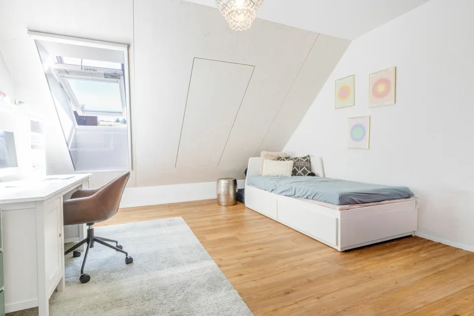 Spacieuse maisonnette en attique 5.5 pièces avec galerie et loggia – photo 7 sur 18