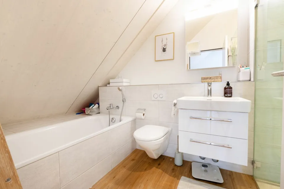 Spacieuse maisonnette en attique 5.5 pièces avec galerie et loggia – photo 12 sur 18