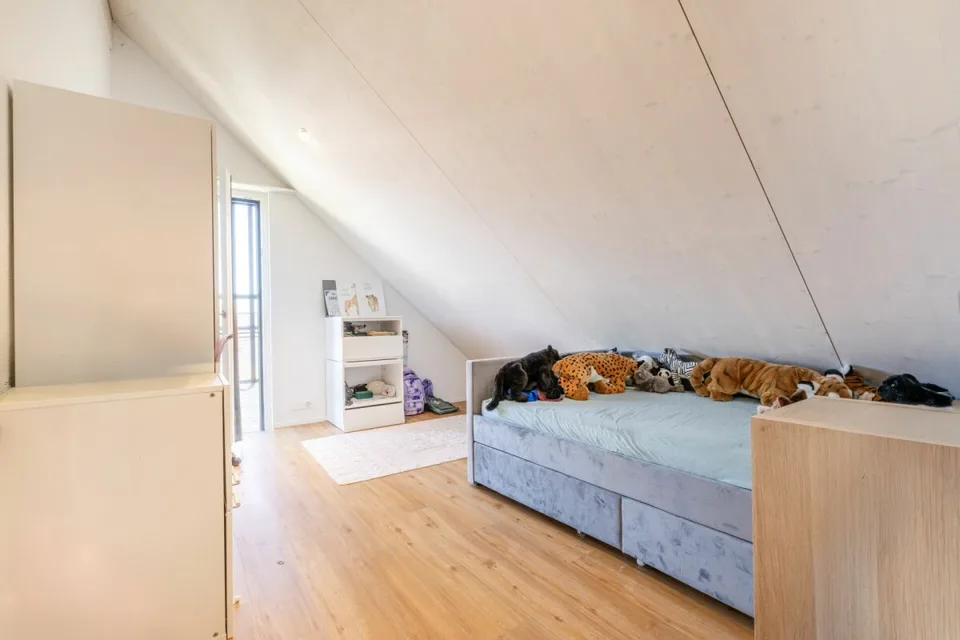 Spacieuse maisonnette en attique 5.5 pièces avec galerie et loggia – photo 14 sur 18