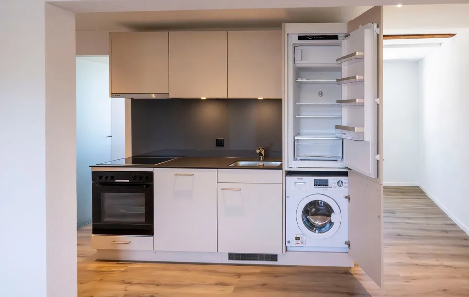 First-time rental of a charming 2.5-room apartment in a quiet location with a beautiful inner courtyard and Pilatus view