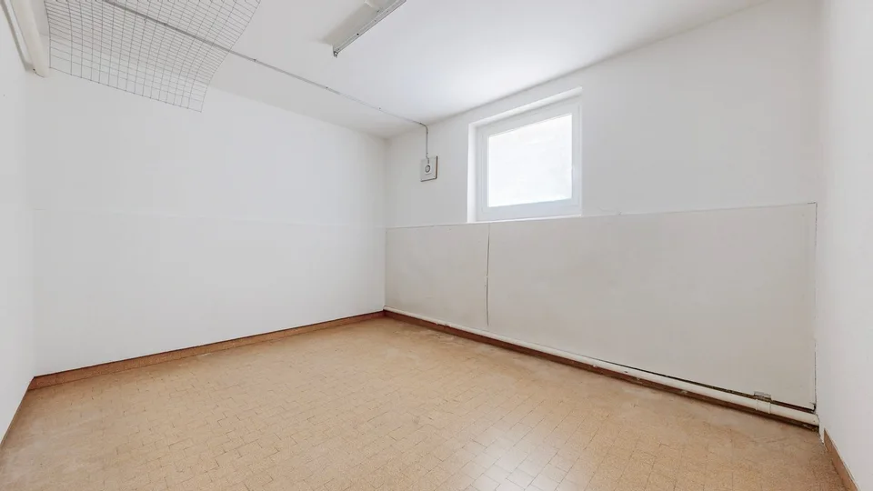 Gewerbefläche (150 m²) mit Laderampe