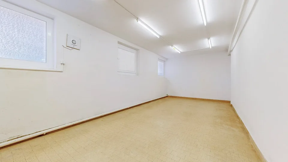 Gewerbefläche (150 m²) mit Laderampe