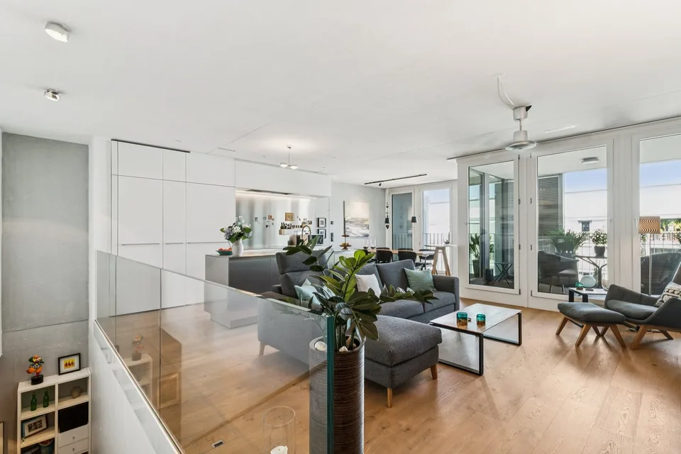 Exklusive 3.5-Zimmer- Attika-Wohnung im legendären Puls 5