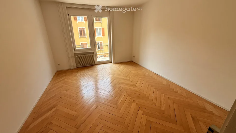 Charming 3-room apartment with balcony in lively Zurich 8004