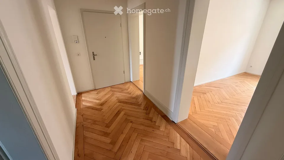 Charming 3-room apartment with balcony in lively Zurich 8004