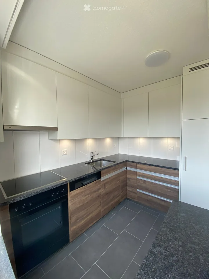 Erstbezug: Neue 5.5 Zimmer Maisonette-Wohnung mit unverbaubarer Aussicht