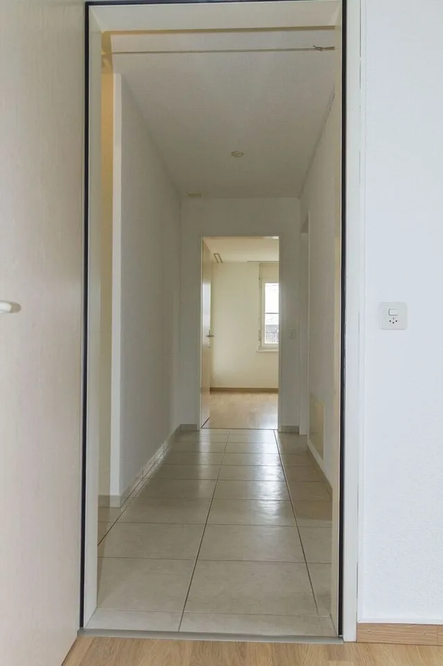 Helle 4.5-Zimmer-Wohnung mit Balkon und Cheminée in Boswil