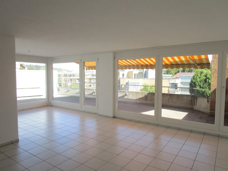 3.5-Zimmer-Attikawohnung mit neuer Küche