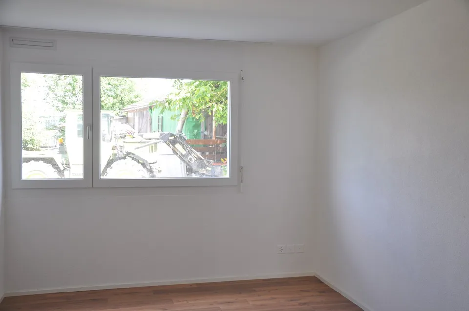Moderne 3.5-Zimmer-Wohnung mit Balkon in Lupfig