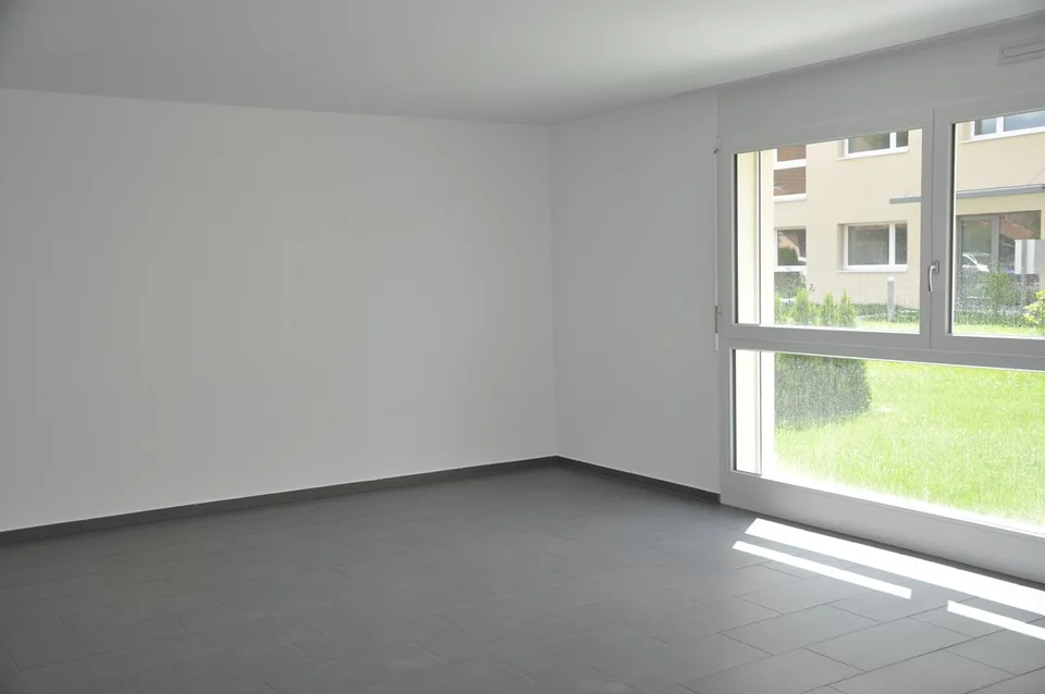 Moderne 3.5-Zimmer-Wohnung mit Balkon in Lupfig