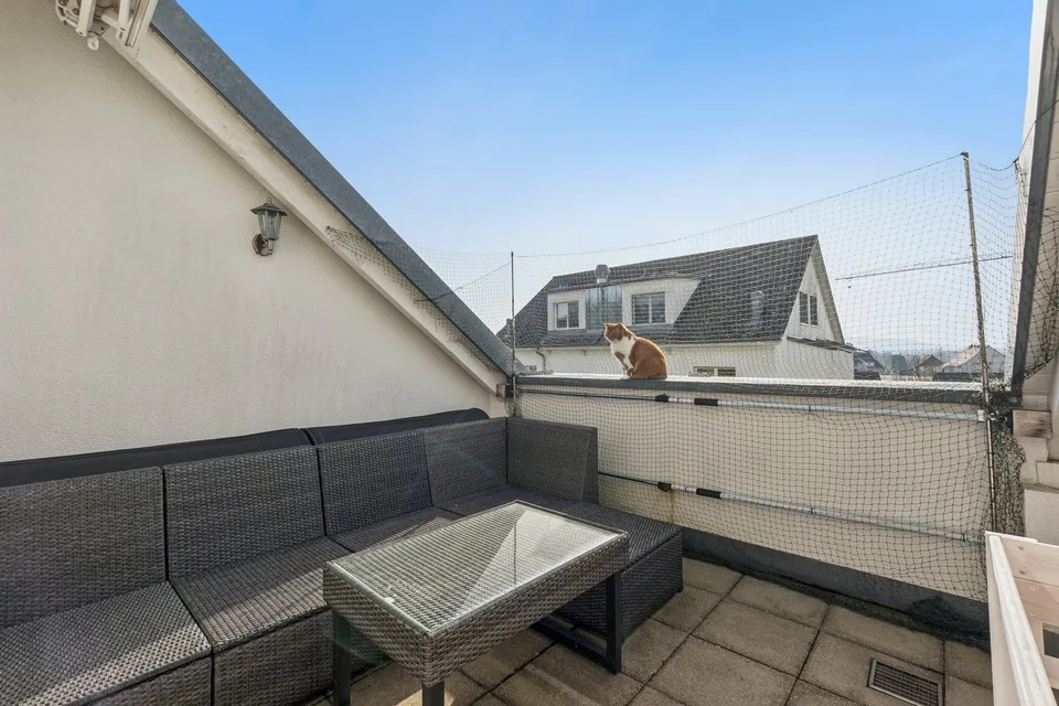 Charmante Maisonette-Dachwohnung in Bassersdorf mit Sonnenbalkon