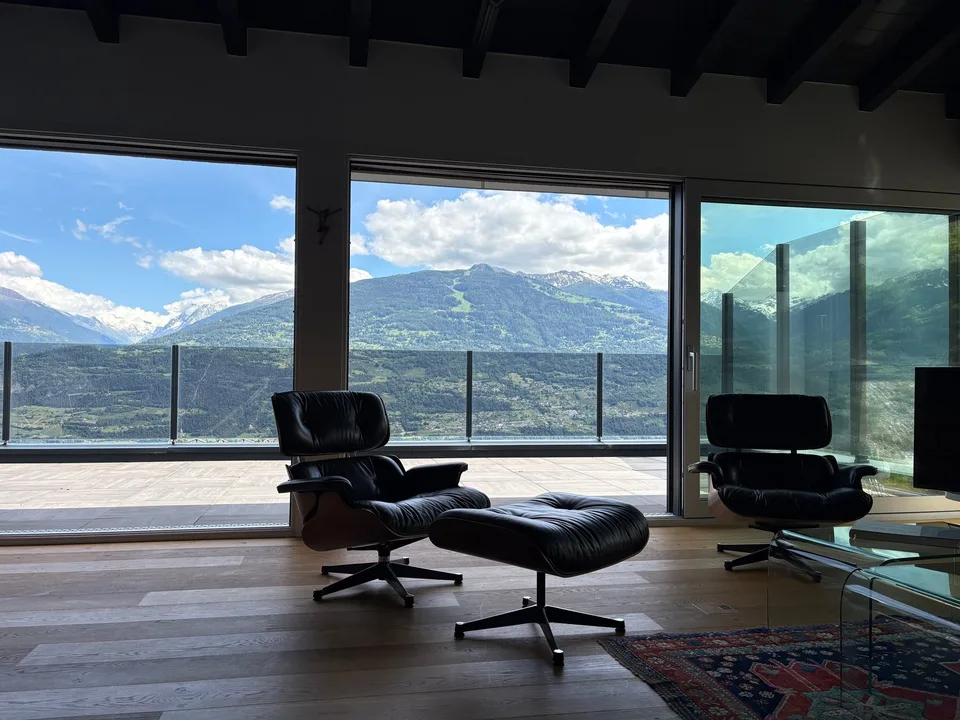 Savièse (VS) Magnificent two-bedroom attic apartment with panoramic mountain views