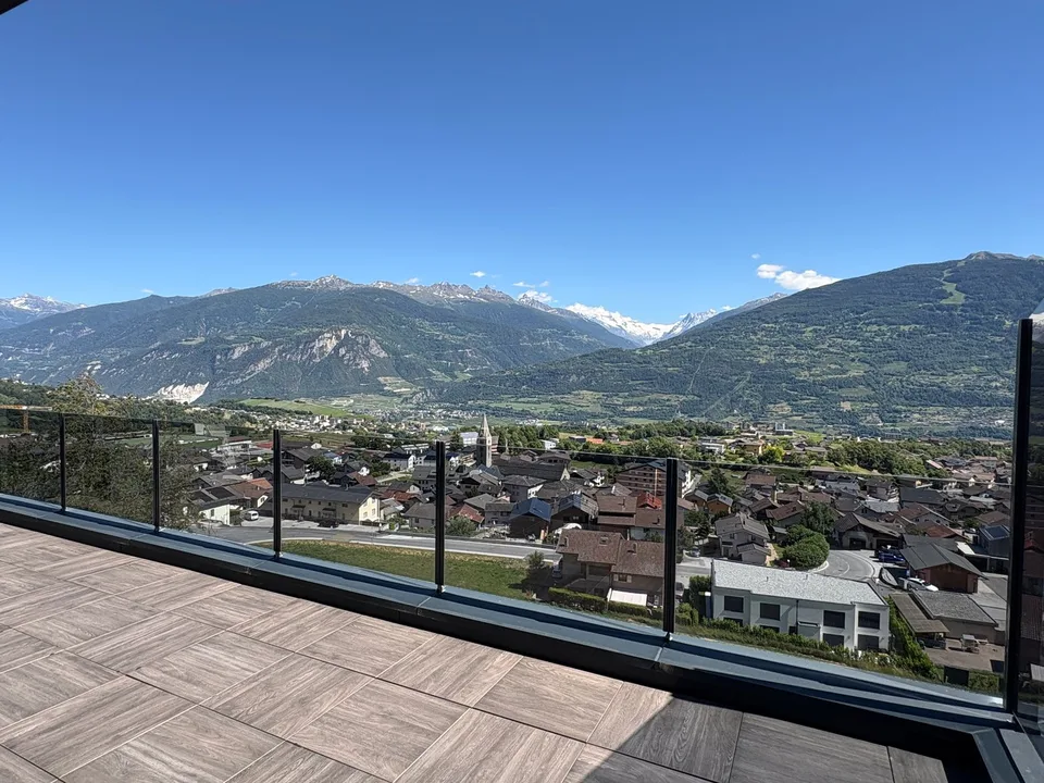 Savièse (VS) Magnifique attique de deux chambres en suite avec vue panoramique sur les montagnes