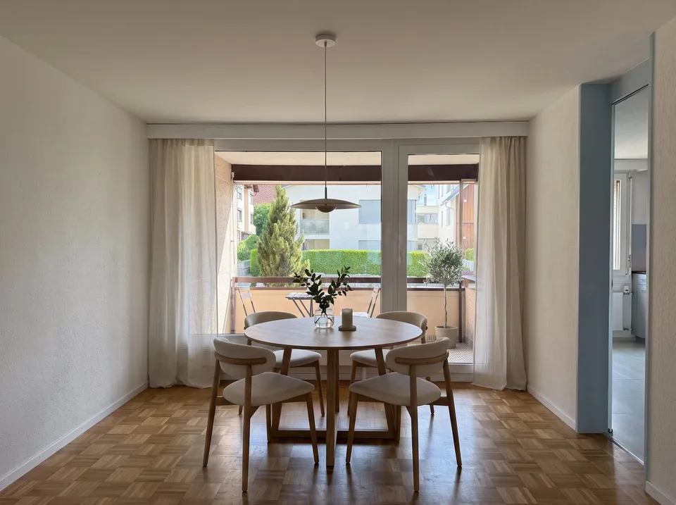 Freshly renovated 3.5-room apartment in a quiet location, with a view, in the tax-friendly Feusisberg