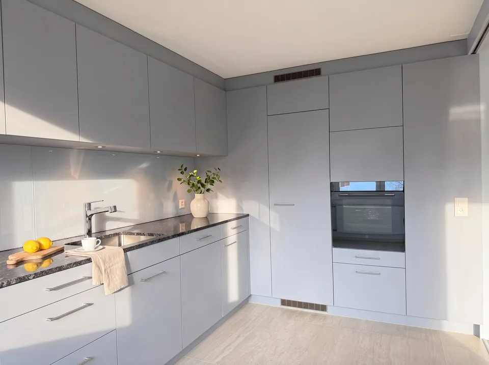 Freshly renovated 3.5-room apartment in a quiet location, with a view, in the tax-friendly Feusisberg