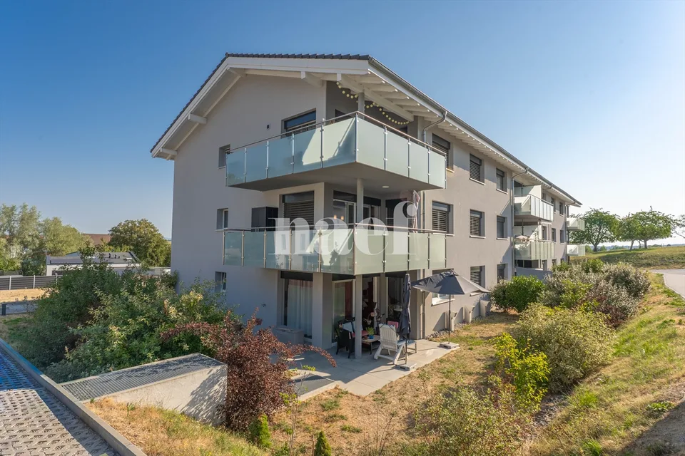 Appartement de 4.5 pièces au rez-de-chaussée avec terrasse et jardin à vendre à Prez-vers-Noréaz