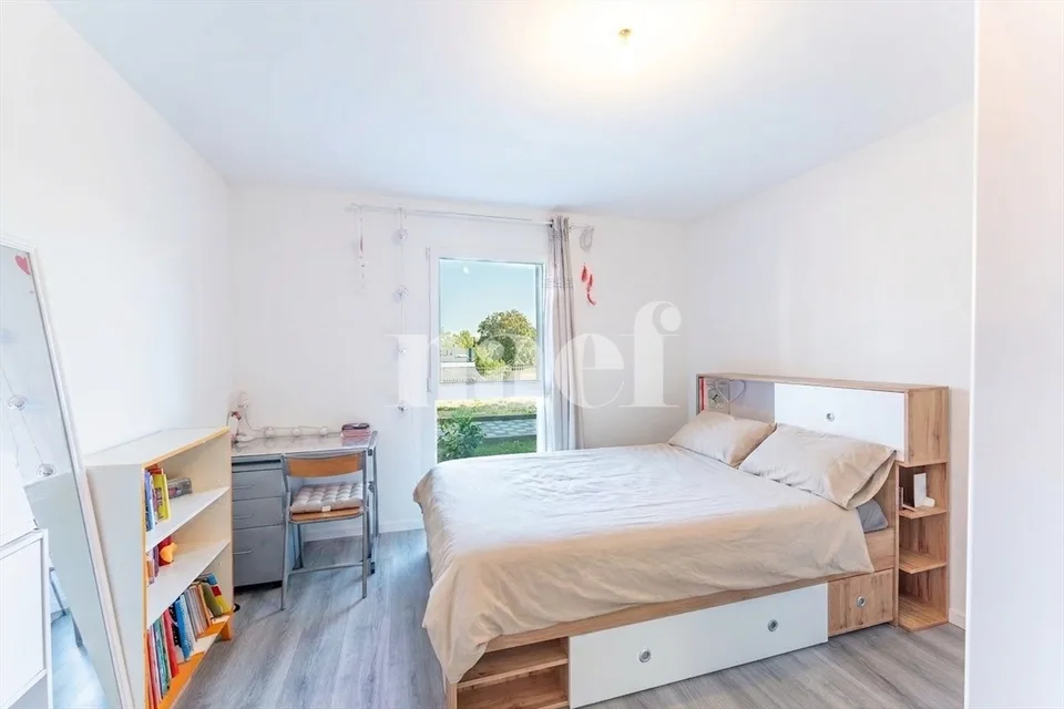 Appartement de 4.5 pièces au rez-de-chaussée avec terrasse et jardin à vendre à Prez-vers-Noréaz
