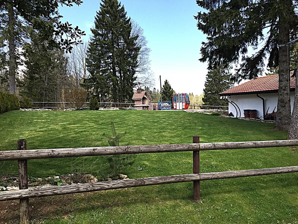 Schöne Einzelhaus mit 7 Zimmern in der Montagne de Moutier (1130m)