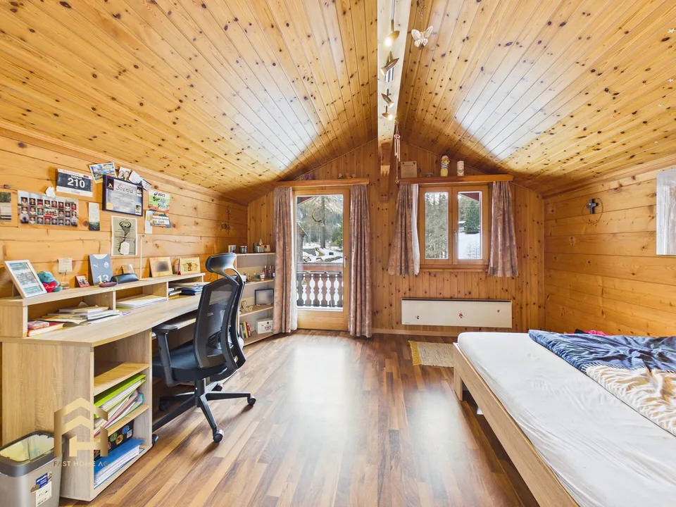 Duplex attique rénové avec 3 salles de bain et connexion optimale