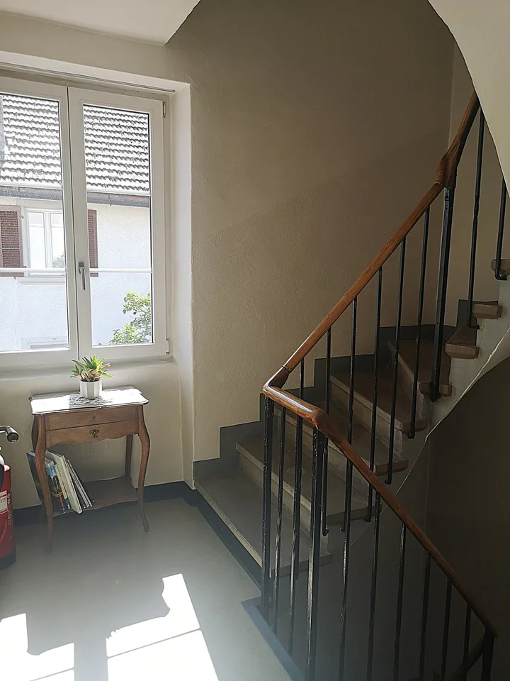 Grande casa familiare con 8,5 locali a Lajoux, possibilità di gestione di camere per gli ospiti