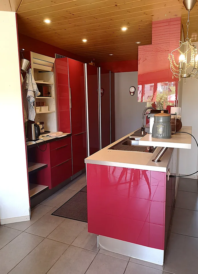 Grande casa familiare con 8,5 locali a Lajoux, possibilità di gestione di camere per gli ospiti