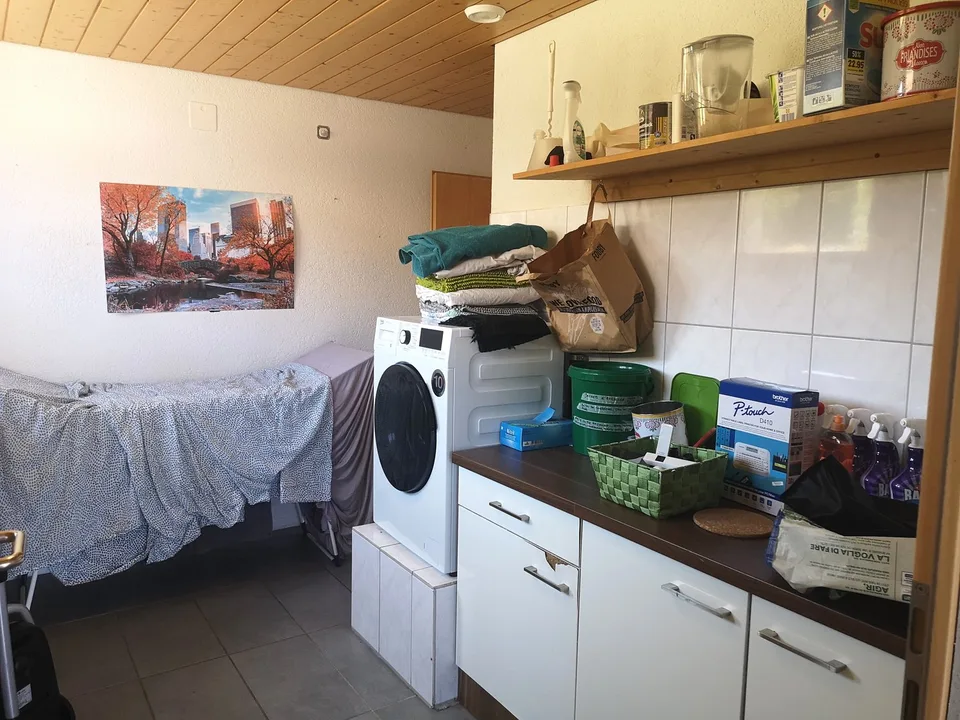 Grande casa familiare con 8,5 locali a Lajoux, possibilità di gestione di camere per gli ospiti