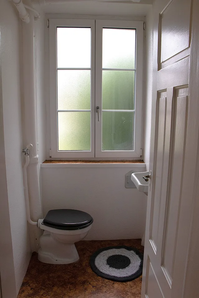 Grande casa familiare con 8,5 locali a Lajoux, possibilità di gestione di camere per gli ospiti